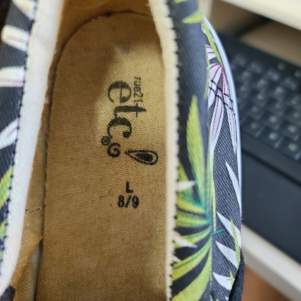 Etc. Slight Platform Slip On Sneaker Large (8-9) - Picture 2 of 7